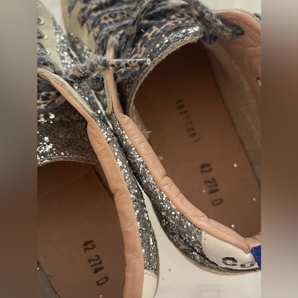 Like NEW! Golden Goose 42. Like new condition. - Picture 11 of 11